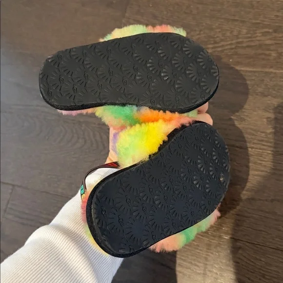 UGG shearling tie dye slippers size 8 - Picture 3 of 3